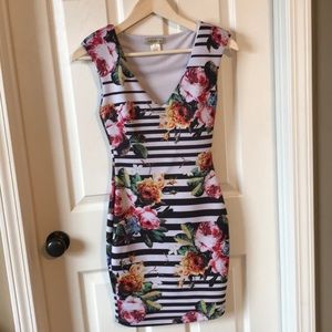 ArdenB BlackStriped Dress with Floral Pattern XS